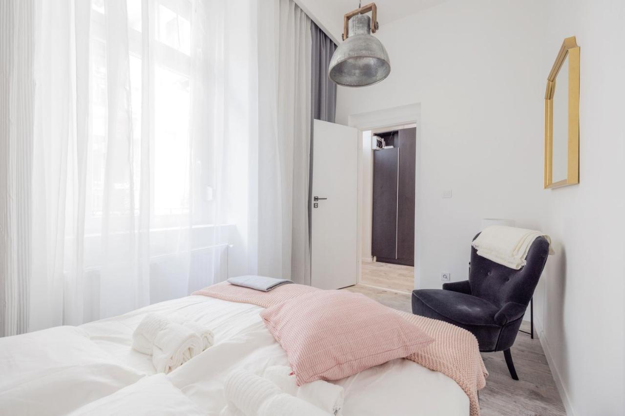 Two-Bedroom Apartment Next To Music Academy Budapest Eksteriør bilde